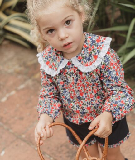 Blusa flores rojas